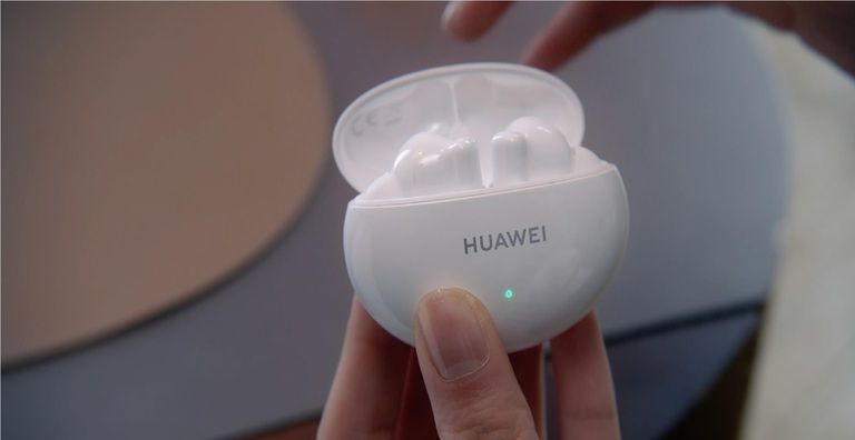 Huawei lanzó los audífonos FreeBuds Studio y FreeBuds 4i.