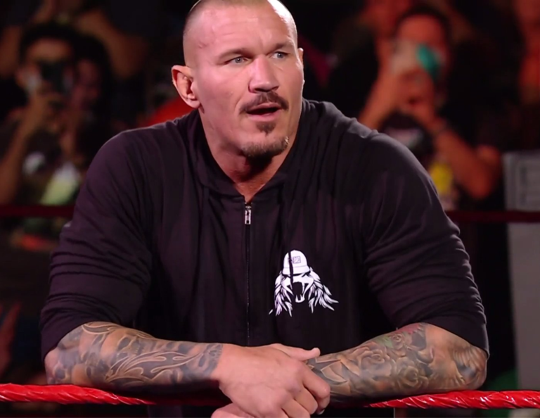 WWE Randy Orton reaparece en RAW