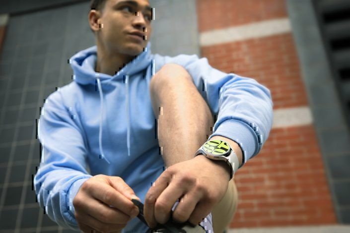 Túnel del tiempo: Samsung te lleva al pasado con la función Walkie Talkie