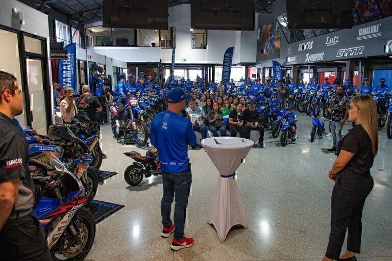 ¡Team bLUcRU - YAMAHA 2024 es conformado por 63 pilotos!