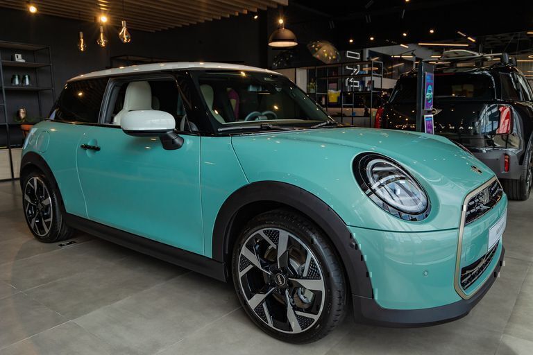 La nueva generación de MINI ya está aquí: El icónico Nuevo MINI Cooper y el Nuevo Countryman 100% eléctrico y familiar