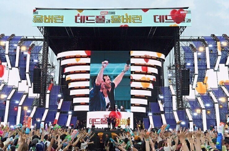 MARVEL STUDIOS COMPARTE IMÁGENES DEL EVENTO PARA FANS DE  DEADPOOL & WOLVERINE Y DEL FESTIVAL WATERBOMB EN SEÚL