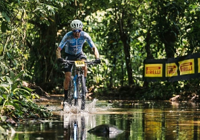 Carlos Herrera y Adriana Rojas ganan la sexta jornada de la Serie CR MTB