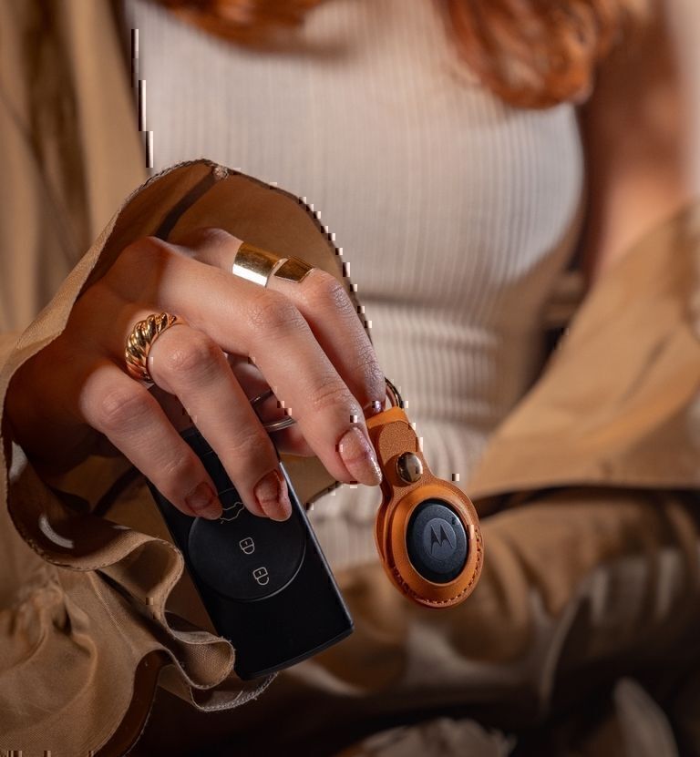 Cómo configurar moto tag, el accesorio para encontrar tus pertenencias y sacar fotos a distancia