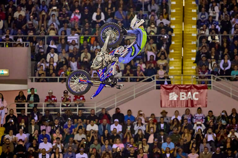 Debutantes Mincha y Caillet brillaron en X-Knights 2025