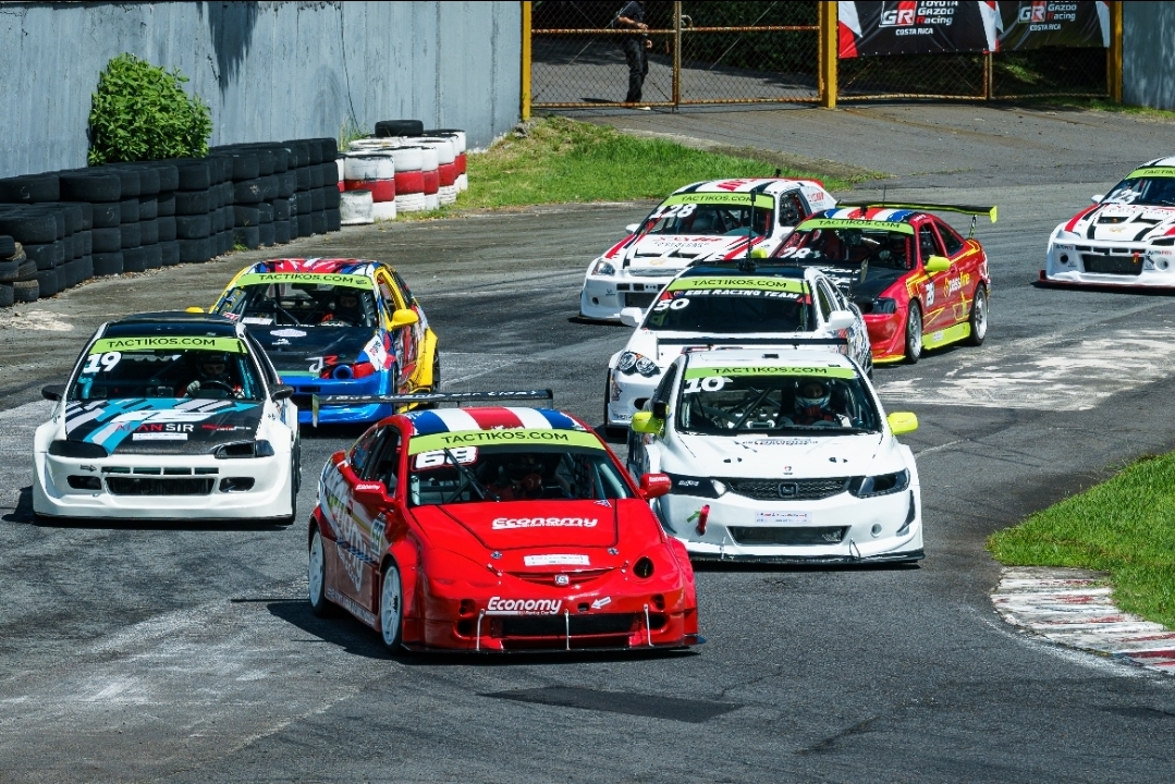 Con las graderías llenas se llevó a cabo el Gran Premio Tactikos este domingo