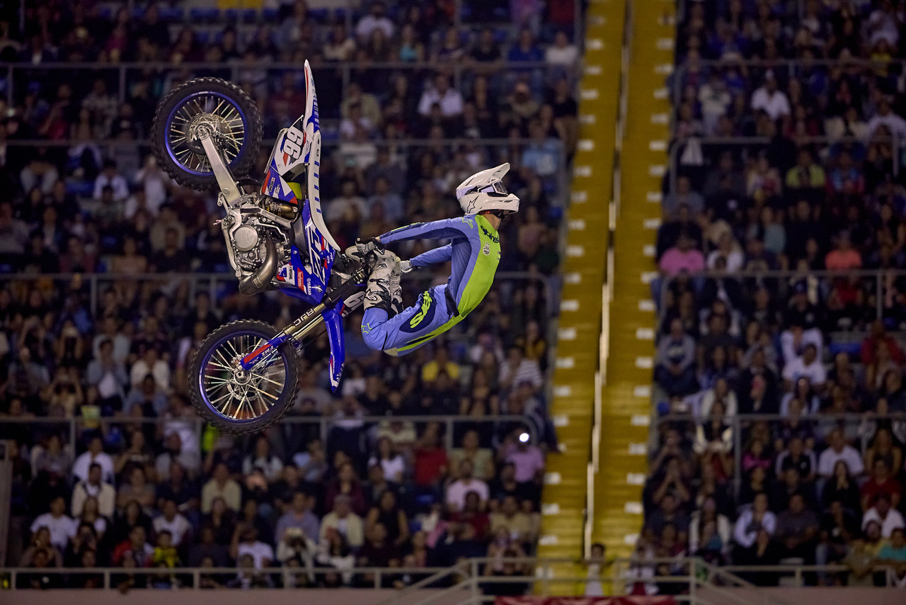 X-Knights 2026 revoluciona el espectáculo extremo con el estreno del Supercross en el Estadio Nacional
