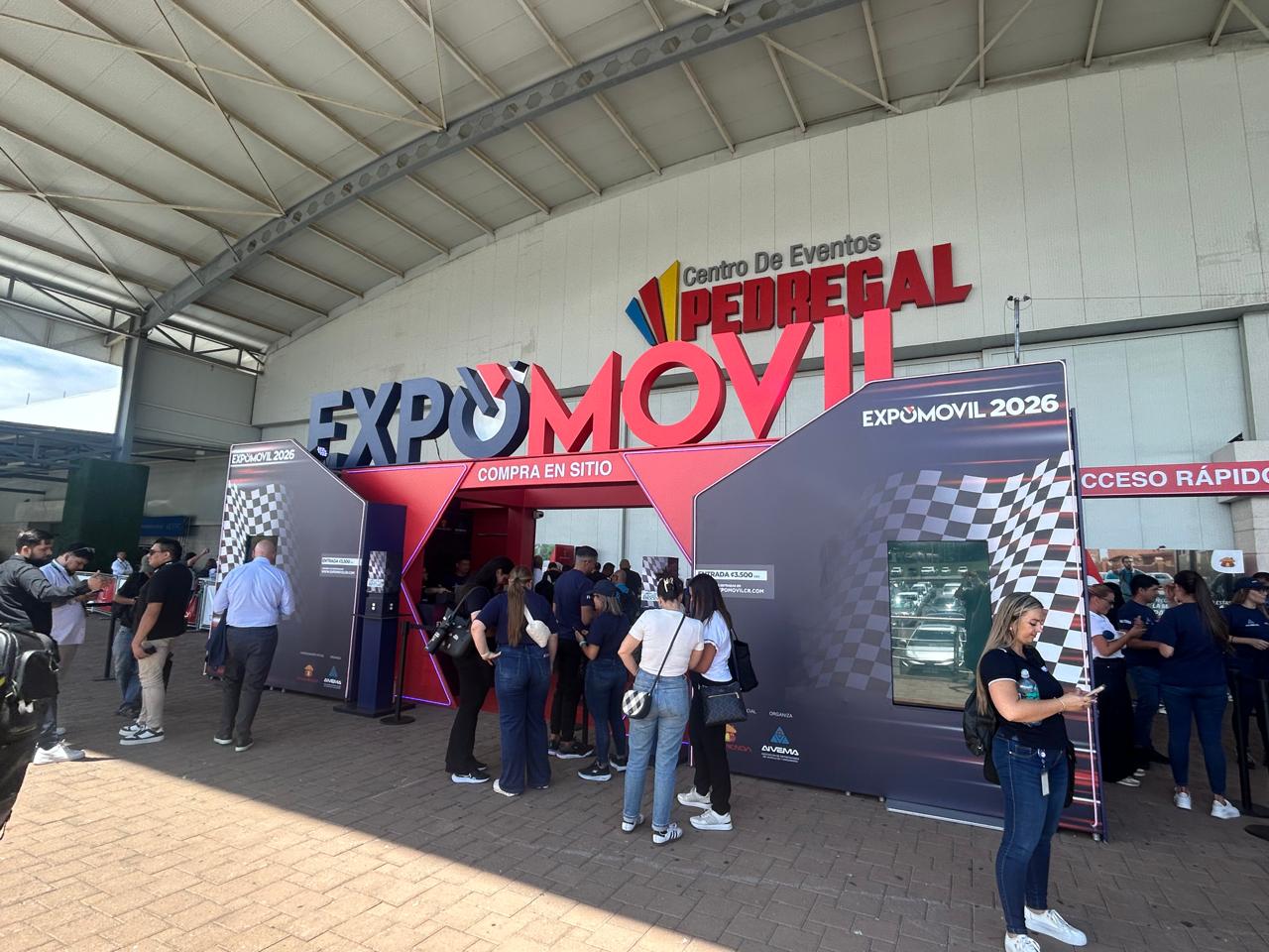 Expomóvil abre sus puertas con la participación de 81 marcas y más de 350 modelos de vehículos