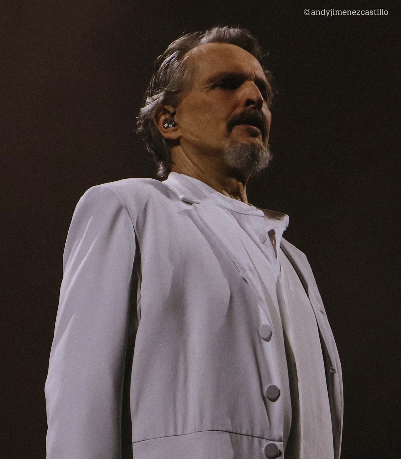 MÁS DE 5.000 VOCES CONVIERTEN EL REGRESO  DE MIGUEL BOSÉ EN UNA NOCHE INOLVIDABLE  EN COSTA RICA