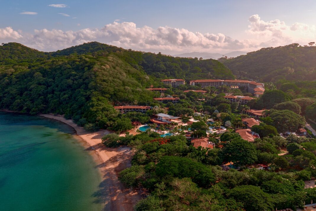 Más costarricenses viajan al exterior mientras Costa Rica fortalece su conexión con el mundo