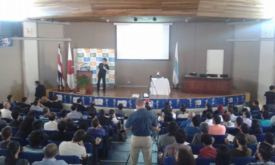 Conferencia magistral con el Dr. Hiroshi Ishiguro