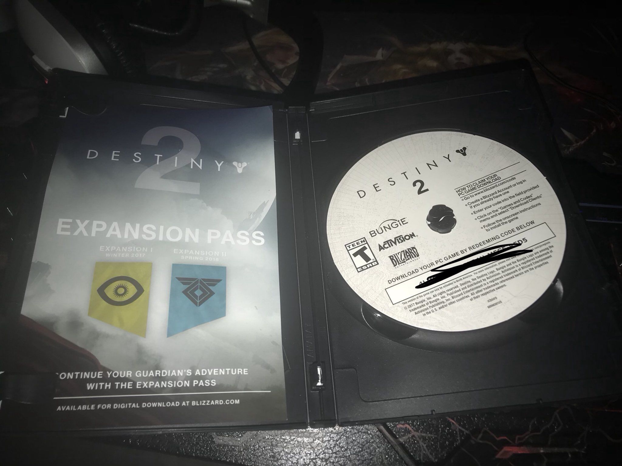 La versión en formato físico de Destiny 2 para PC es de papel