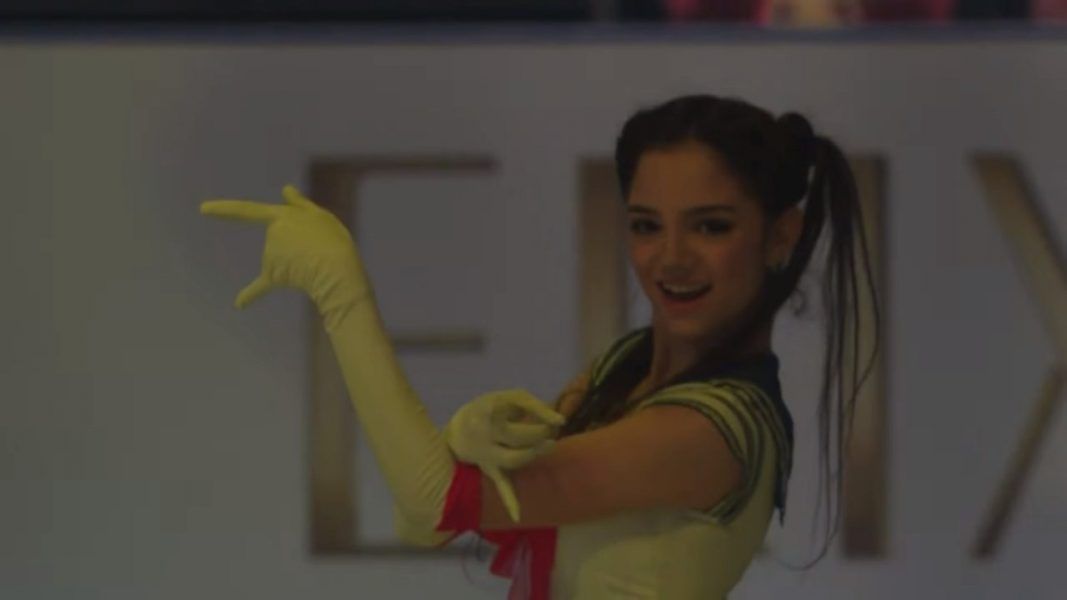 La patinadora Evgenia Medvedeva nos muestra su pasión por Sailor Moon en esta demostración de patinaje