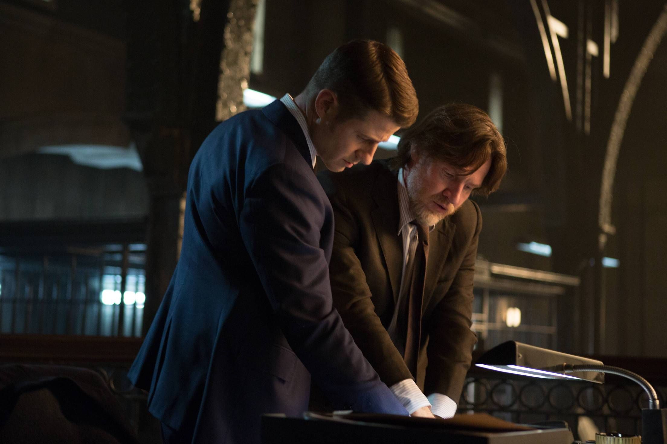 Gotham: Gordon y Bullock se adentran en la zona oscura en un nuevo adelanto