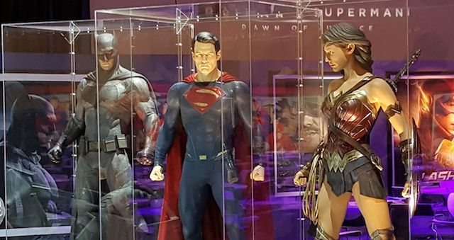 Una exhibición en Las Vegas nos muestra como será el traje de Wonder Woman