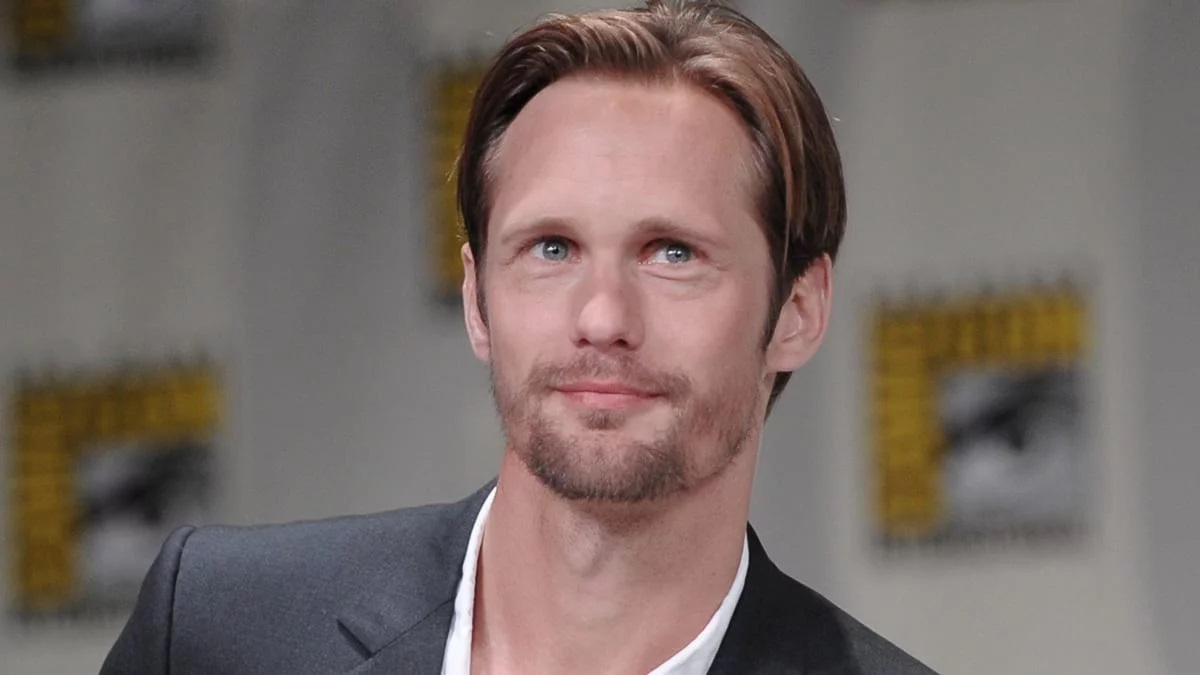 Alexander Skarsgard es Randall Flagg en The Stand