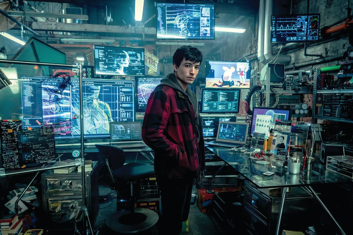 Ezra Miller da esperanzas sobre «The Flash»