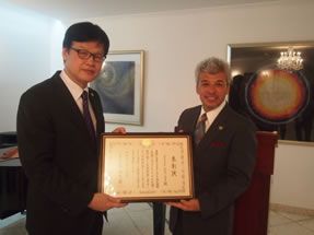 Entregan Certificado de Reconocimiento al Sr. Herberth Bolaños