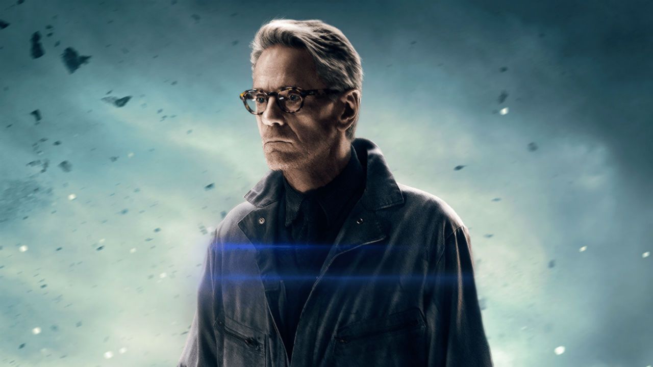 Jeremy Irons regresará como Alfred en Justice League