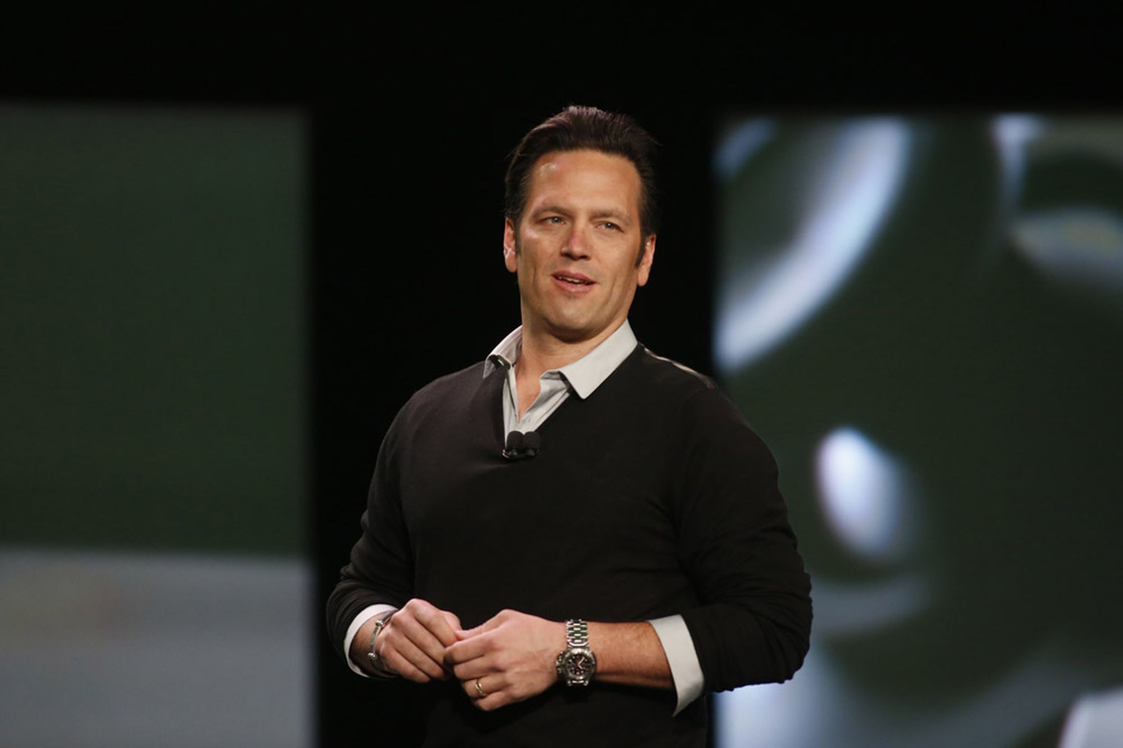 Phil Spencer habla de la negativa de Sony y cree que el cross-play no llegará a lograrse