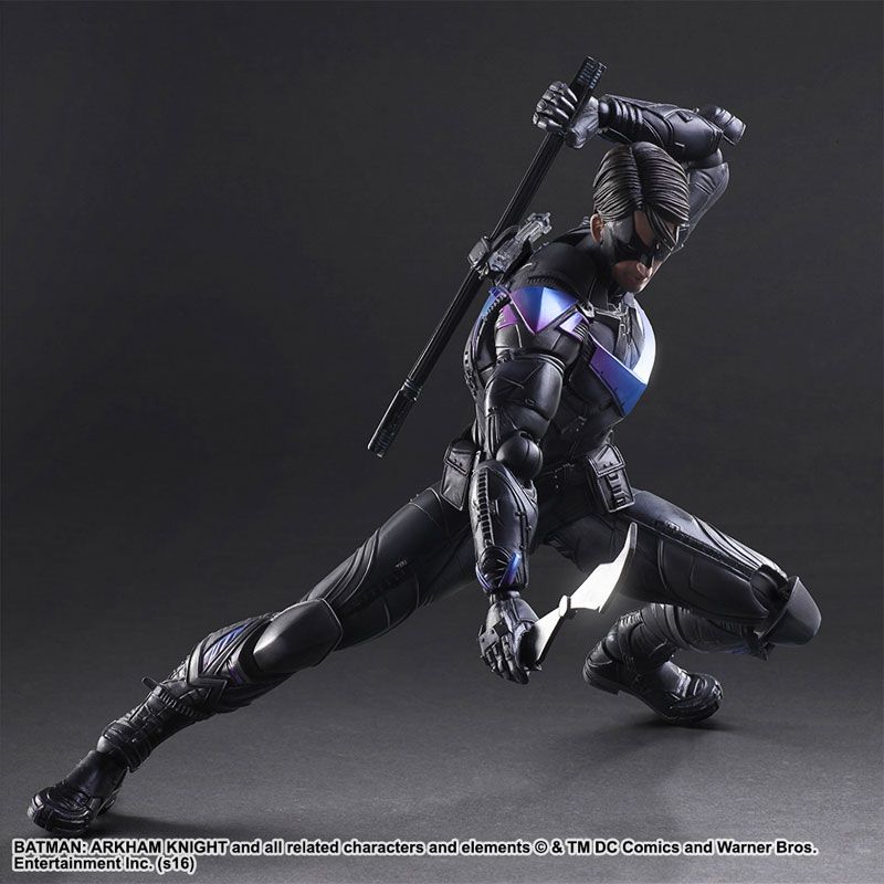 Play Arts trae una figura de Nightwing de Arkham Knight a la luz