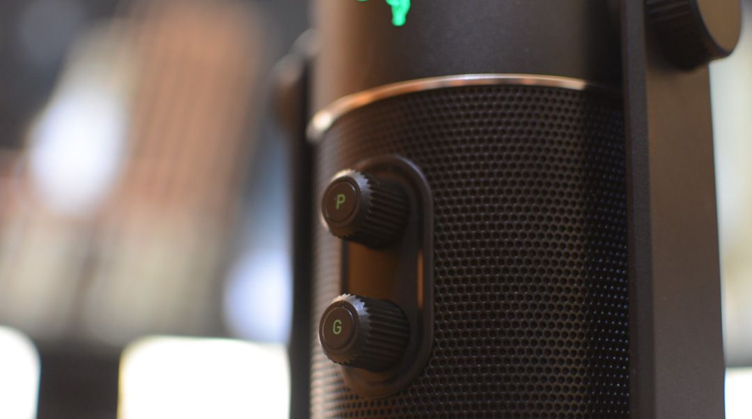 Un micrófono de estudio para Youtubers y Streamers