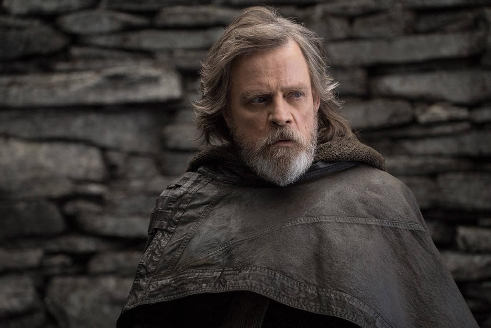 Explican por qué Luke utilizó el sable de luz azul en Star Wars: The Last Jedi