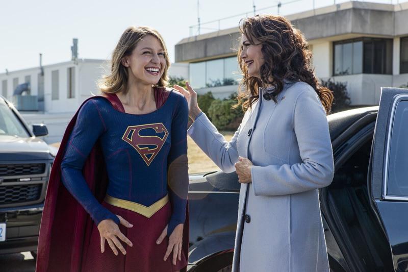 Dale el primer vistazo a Lynda Carter en Supergirl